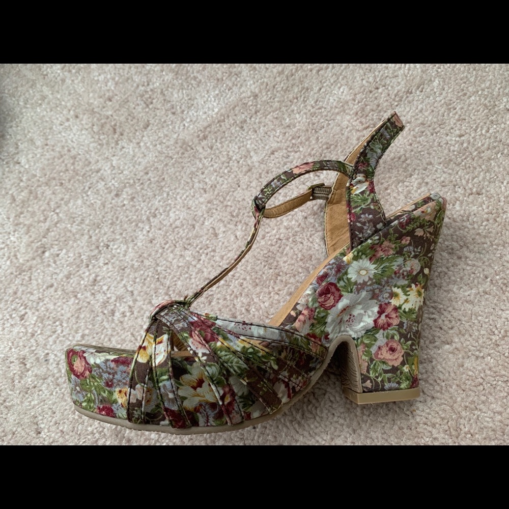 Mtng platform sandals size 38 - Picture 4 of 5